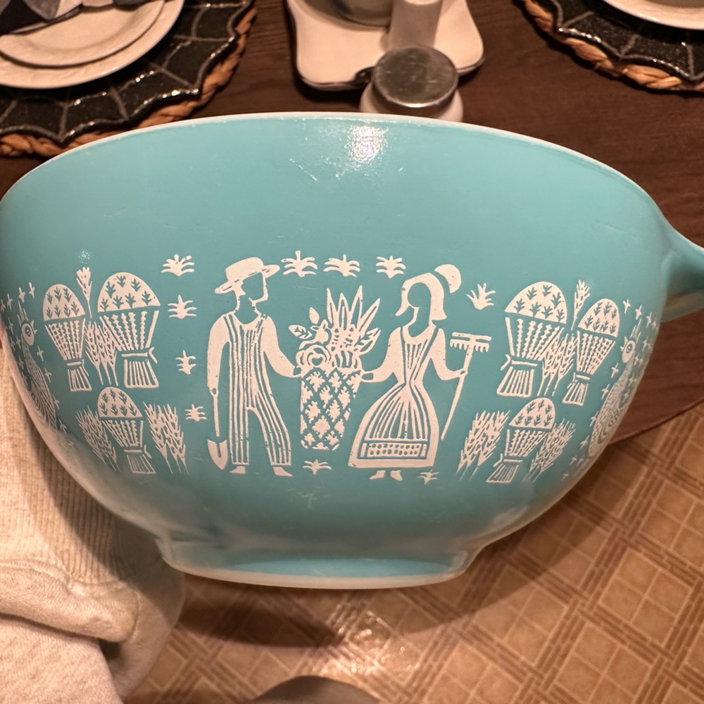 SOLD Pyrex Amish Butterprint Blue Cinderella Bowl